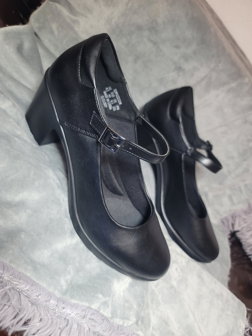 Dream Pairs Black Mary Jane Block Heel Pumps